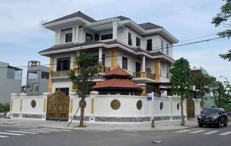 Villa chú Tư Hùng